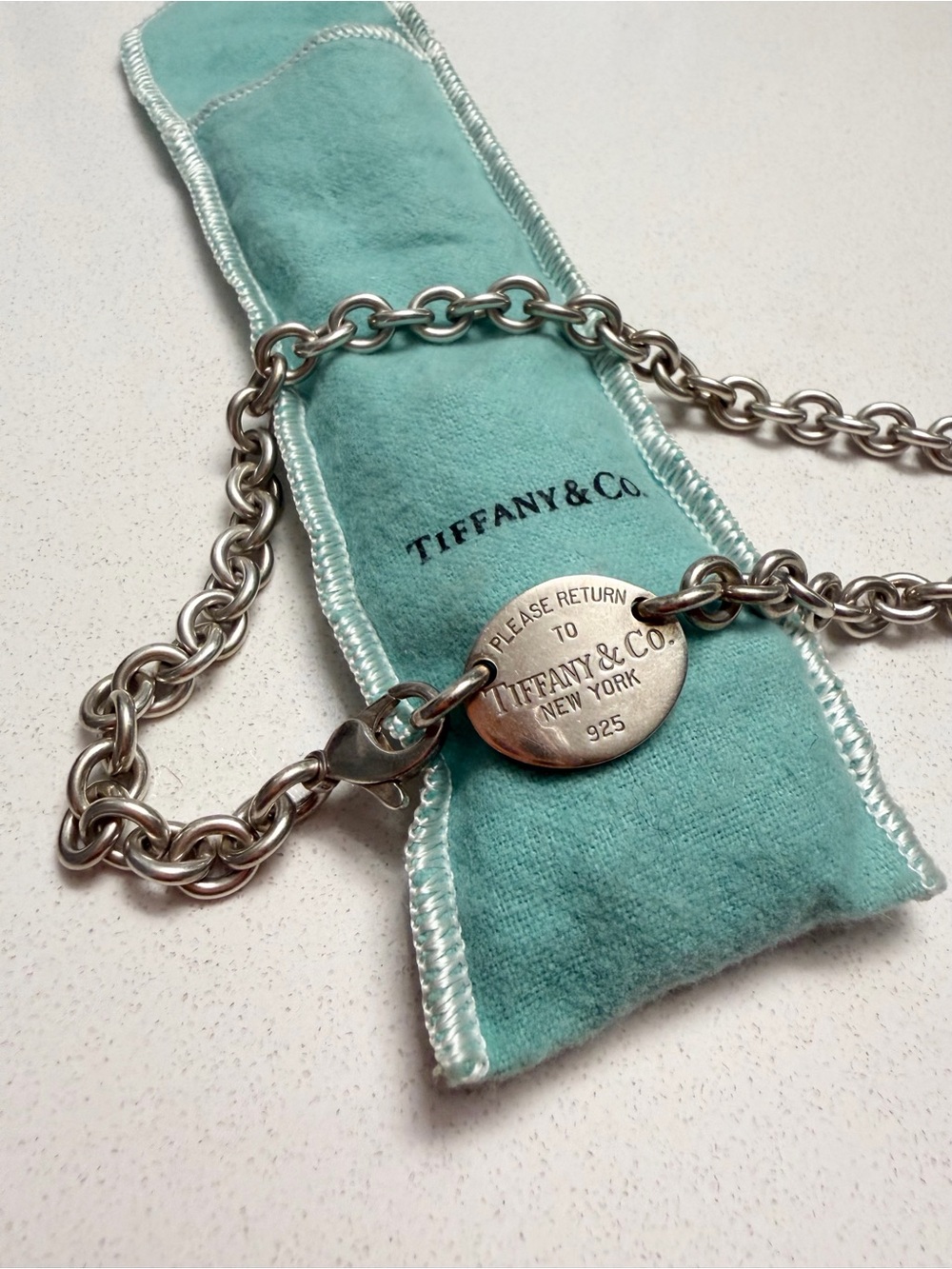TIFFANY & CO Return to Tiffany Oval Tag Necklace